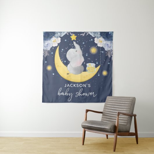Tenture Bébé éléphant sur la lune pour Baby Shower (En situation)