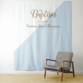 Tenture Bébé garçon moderne baptême fond bleu (En situation)