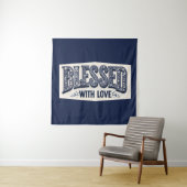 Tenture Béni de l'amour (Arrière - plan bleu) (En situation)