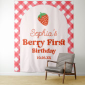 Tenture Berry rouge fraise première fête d'anniversaire (En situation)
