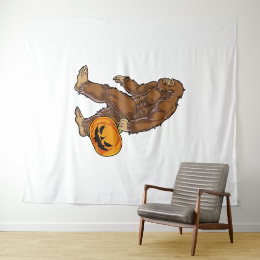 Tenture Bigfoot Sasquatch portant un T-shirt Citrouille ef (En situation (horizontale))
