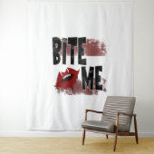 Tenture Bite me - Citation Cool - Halloween - Bat (En situation)