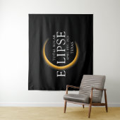 Tenture Black & Gold 2024 Texas Total Solar Eclipse (En situation)