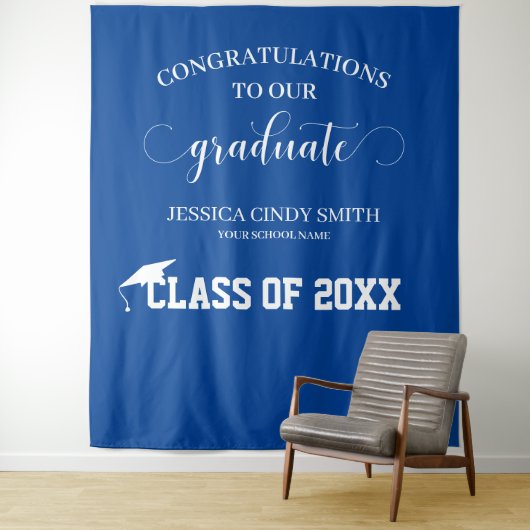 Tenture Bleu Graduation Photo Booth Prop Tapestry (En situation)