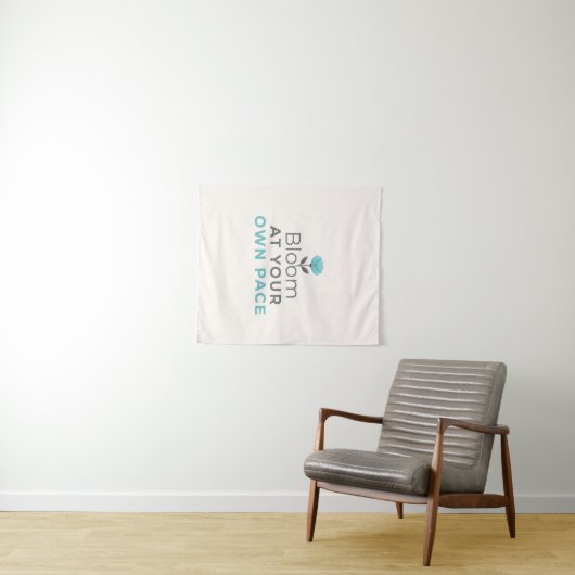 Tenture Bloom at Your Own Pace Minimal Motivational Wall T (En situation (horizontale))