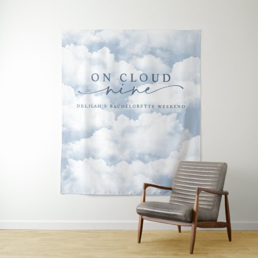 Tenture Blue "On Cloud Nine" Bachelorette Week-end Context (En situation)