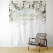 Tenture Boho White Roses mariage vert et or (En situation)