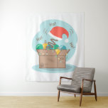 Tenture Boite artisanale avec décoration de Noël et chapea<br><div class="desc">Composition du Nouvel An et de Noël avec boîte pleine de décoration et casquette de Père Noël</div>