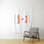 Tenture Bold Modern Orange Typography Wedding Backdrop (En situation)