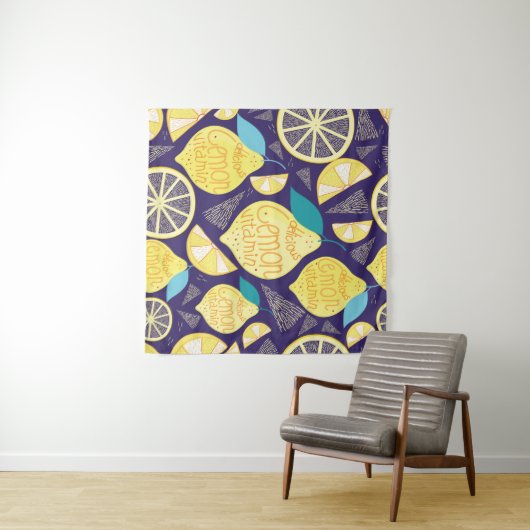 Tenture Bright pattern of lemons and cloves on a dark blue (En situation (horizontale))