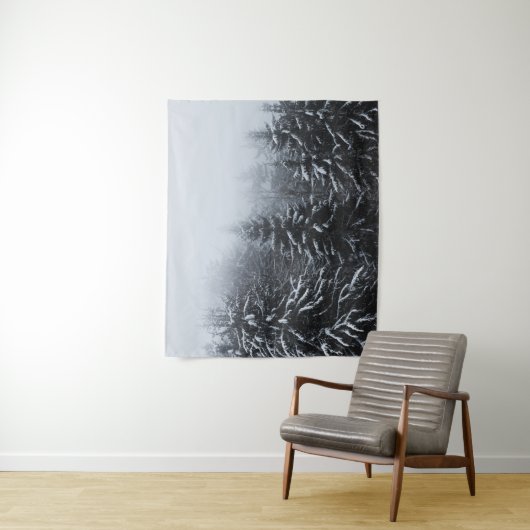 Tenture Brouillard sur la forêt d'épinette couverte de nei (En situation)