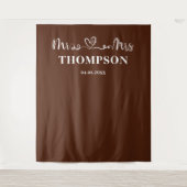 Tenture Brown | Mr and Mrs Elegant Simple Backdrop (Devant)