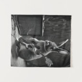 Tenture Bunny Jouer une guitare (Devant (Horizontal))