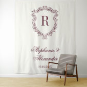 Tenture Burgundy & Ivory Monogram Crest Old Money Wedding (En situation)