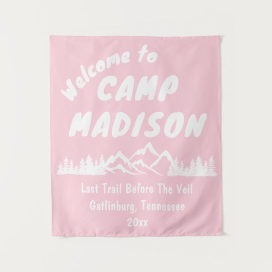 Tenture Camp Bachelorette Mountain Camping Party Pink Sign (Devant)