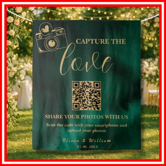 Tenture Capture The Love Emerald Green & Gold QR Backdrop