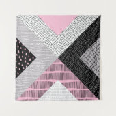 Tenture Carreaux de patchwork, motif de dessin main libre. (Devant)