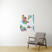 Tenture Carte du monde faite de formes géométriques (En situation)