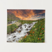 Tenture Cascade dans les montagnes avec des fleurs (Devant (Horizontal))