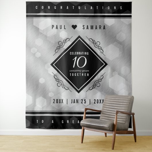Tenture Célébration élégante du 10e anniversaire de mariag (En situation)