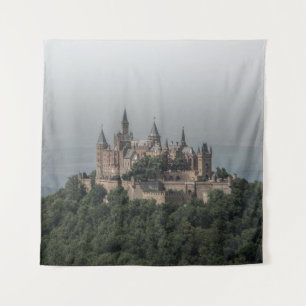 TENTURE CHÂTEAU GRIS ET BLANC SUR LES COLLINES