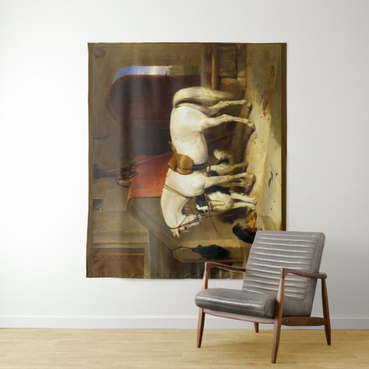 TENTURE CHEVAL BLANC AVEC CHIENS ET FALCONS EN STABLE (En situation)