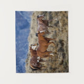 Tenture Chevaux errant dans les collines (Devant)