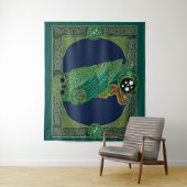 Tenture Chouette verte celtique (En situation)