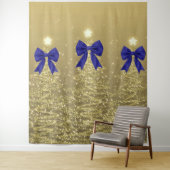 Tenture Christmas Sparkling Trees Gold Faux Navy Bow (En situation)