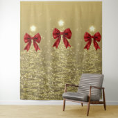 Tenture Christmas Sparkling Trees Gold Faux Red Bow  (En situation)