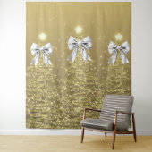 Tenture Christmas Sparkling Trees Gold Faux Silver Bow  (En situation)