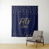 Tenture Cinquante | Gold & Navy 50th Birthday Party Contex (En situation)