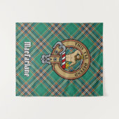 Tenture Clan MacFarlane Crest sur Tartan de chasse antique (Devant (Horizontal))