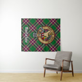 Tenture Clan MacFarlane Crest sur Tartan de chasse moderne (En situation (horizontale))