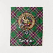 Tenture Clan MacFarlane Crest sur Tartan de chasse moderne (Devant)