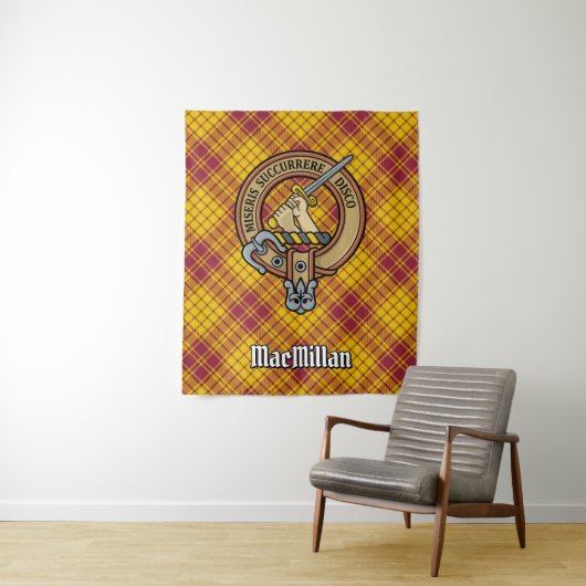 Tenture Clan MacMillan Crest sur le tatan de robe (En situation)