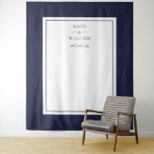 Tenture Classic Navy Blue Mariage Photo Booth Backdrop (En situation)