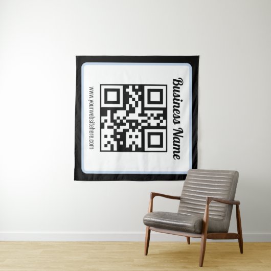 Tenture Code QR éditable & Texte avec bordure bleu clair (En situation (horizontale))