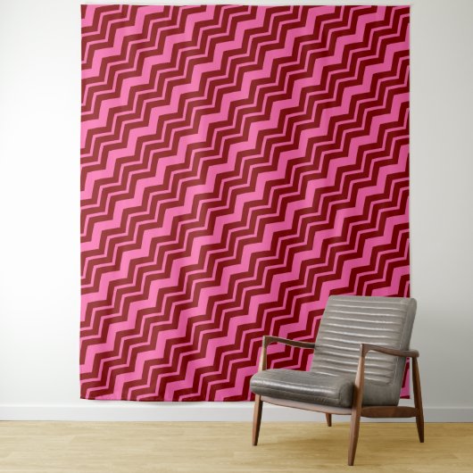 Tenture Conception de chevron zigzag rose rouge bordeaux (En situation)