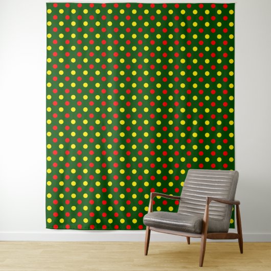 Tenture Conception de pois verts rouges jaunes (En situation)