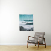 Tenture Couches de collines, brouillard et arbres (En situation)