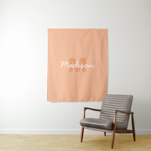 Tenture Couleur pêche pastel cool avec nom de monogramme p (En situation)