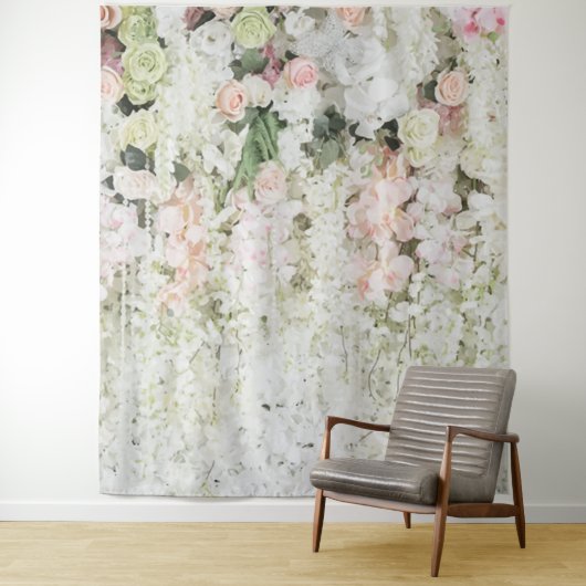 Tenture Couronne de fleurs pastel pour mariage (En situation)