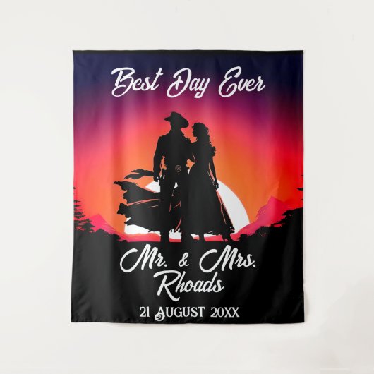 Tenture Cowboy et mariée au Mariage Sundown (Devant)