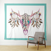 Crâne de taureau tribal et plumes colorées attrape
