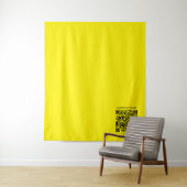 Tenture Créer un code QR | Facilement visible jaune vif no (En situation)