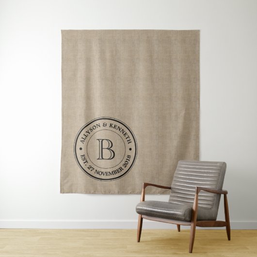 Tenture Créez votre propre logo Burlap Anniversaire Monogr (En situation)
