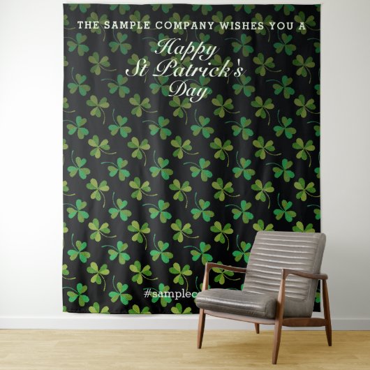Tenture Custom St Patrick's Day Selfie Shamrocks de fond (En situation)