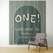 Tenture Dark Green Stripes 1st Birthday Backdrop (En situation)