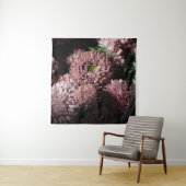 Tenture Dark Moody Botanicals : Asters roses (En situation)